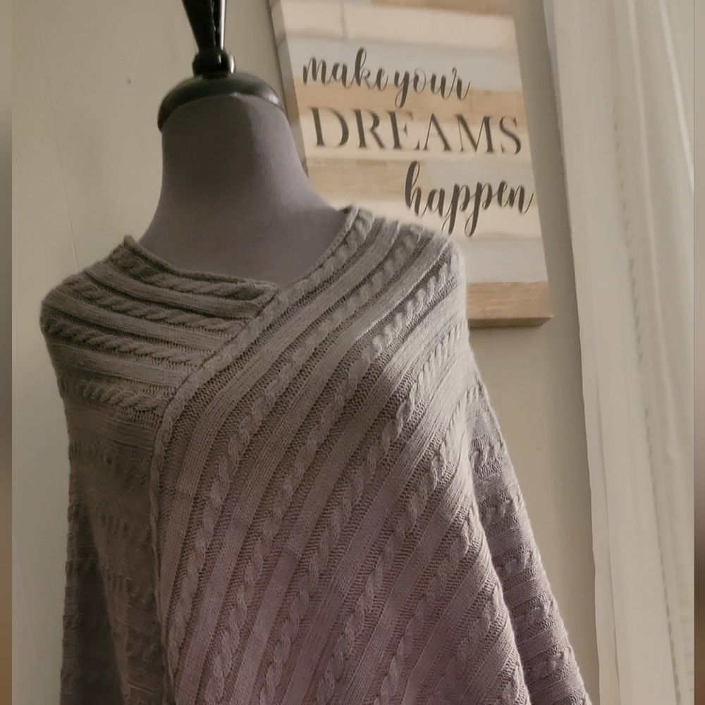 J&W Shawl NWT